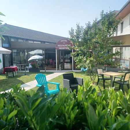 Hotel La Parenthese Attignat Exterior foto